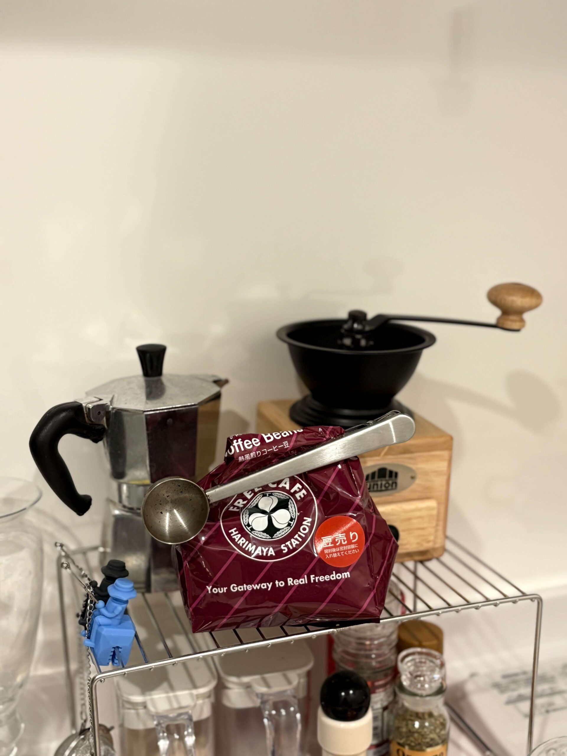 播磨屋の熱風煎りコーヒー豆。ここでは播磨屋については詳しく言及しませんが、気になる方は是非調べてみて。