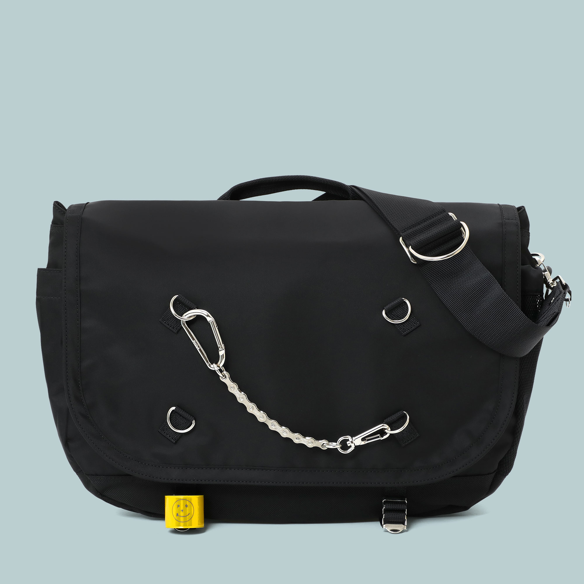 MESSENGER BAG ¥69,300- 税込