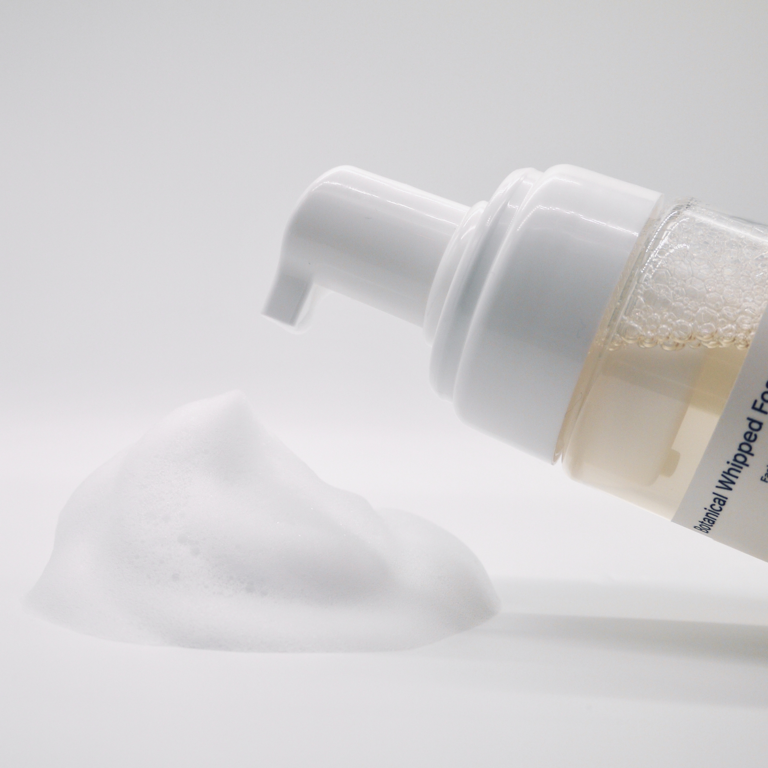 ボタニカルホイップ洗顔 100ml / ¥3,960 (税込)