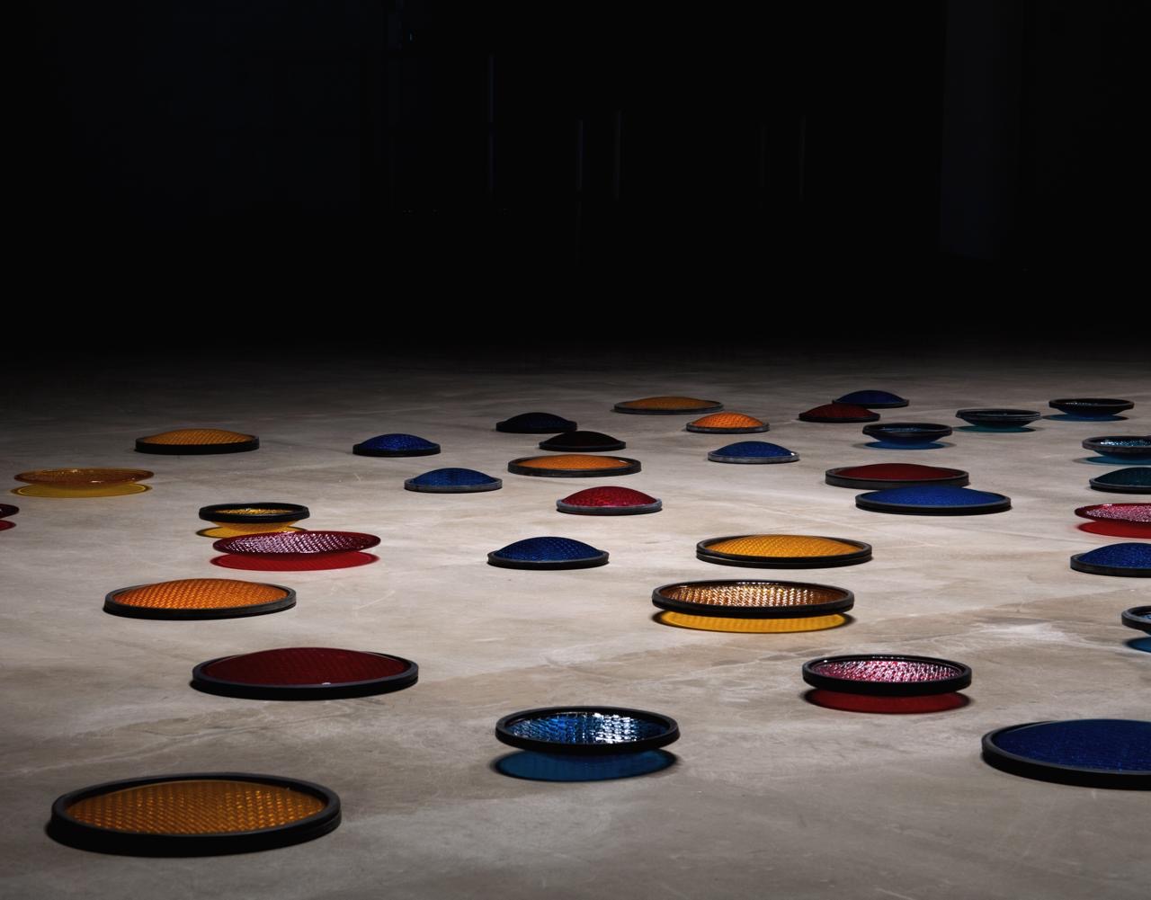 Rose Salane. Intersection; a grid in points. 2024. Obsolete traffic light lenses sourced from New York City traffic lights, acquired from the NYC. Department of Administrative Services in 2024 (years in use approximately 1980-2001); dimensions variable.