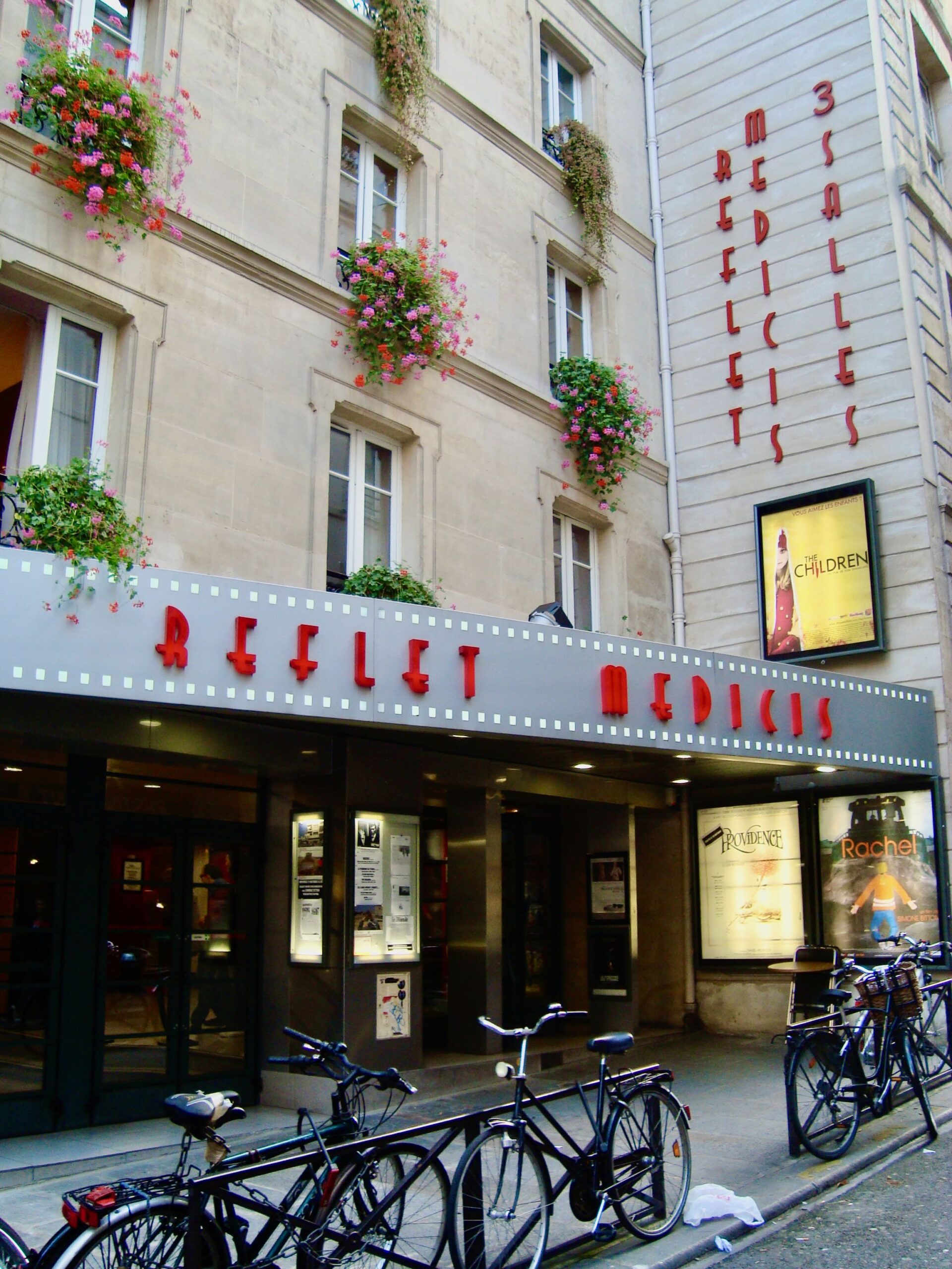 クレマンスが父の制作作品を見にきた映画館　  Reflet Médicis (ルフレ・メディシス）老舗の名画座 Photo by LPLT
