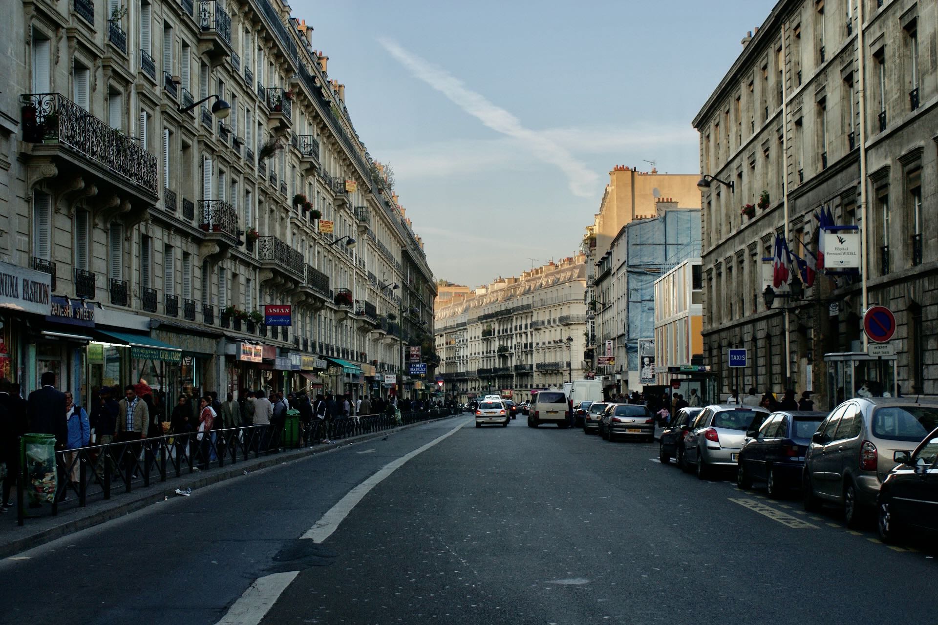 本作の撮影場所にもなった、Rue du Faubourg-Saint-Denis (フォブール・サン・＝ドニ通り) Photo by Minato ku
