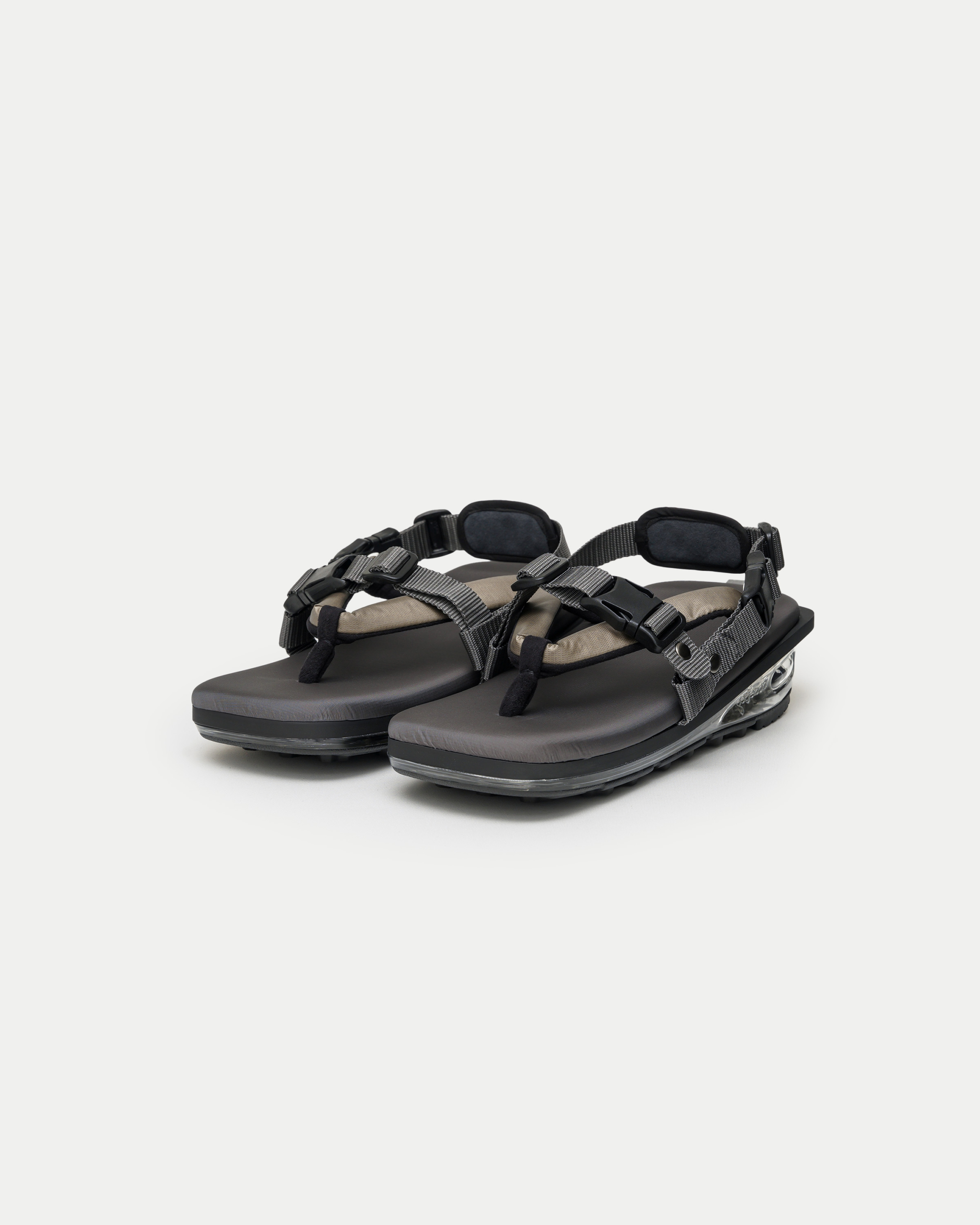 BLACK ¥49,000（税込）