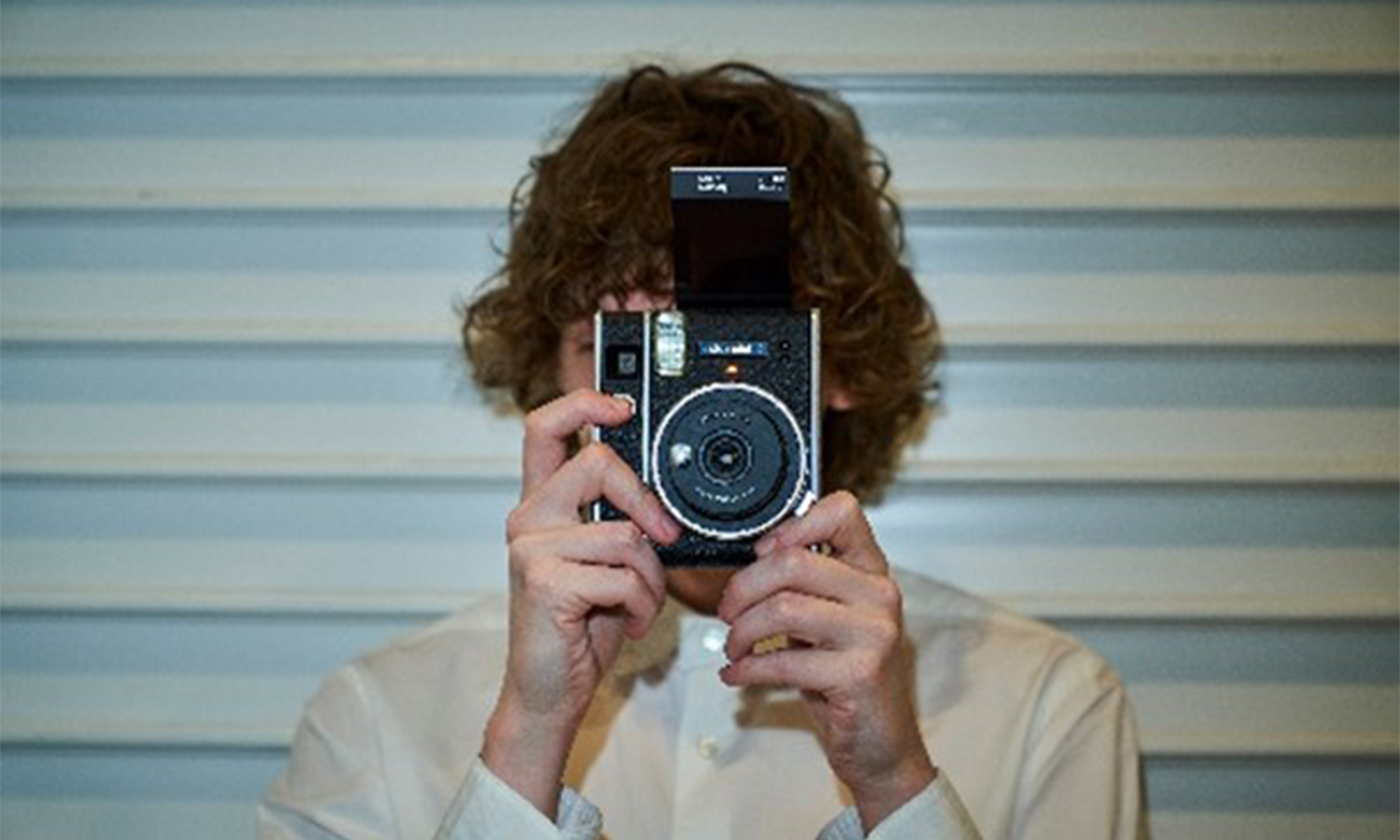 クラシックなデザインのチェキが新登場!「instax(インスタックス) mini 40」