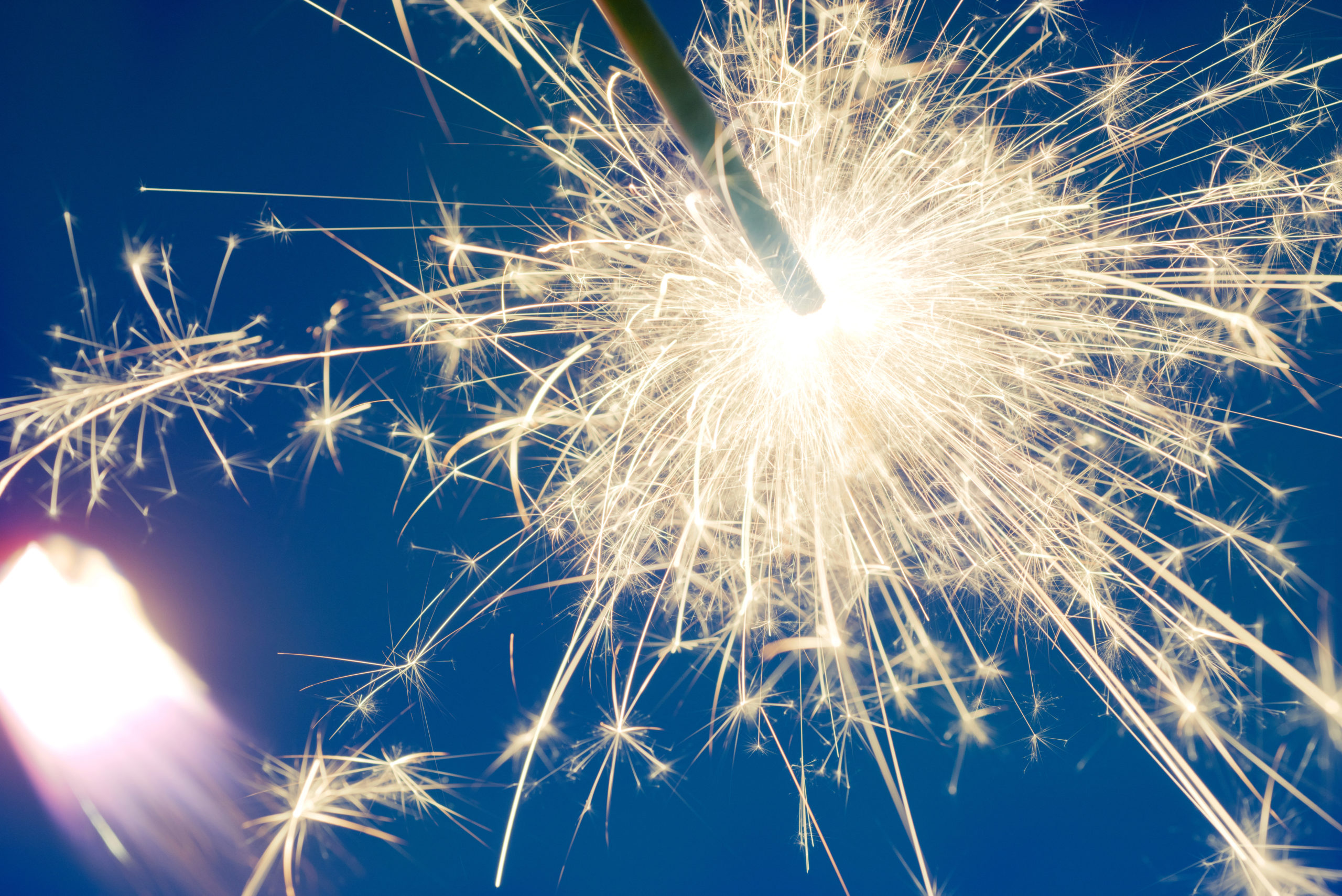 火を灯し 耳をすませば夏の音 音を楽しむ Hinoneの花火 Blazevy ブレイズヴィ アーティストが生み出す創造価値を国内外に発信するwebメディア