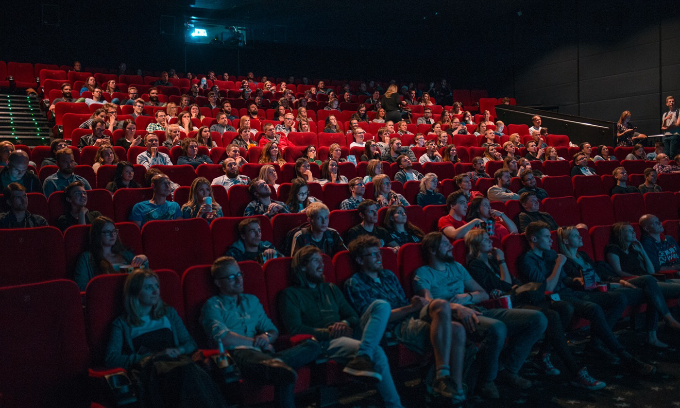 同じ映画を何度も見たくなってしまう人の心理