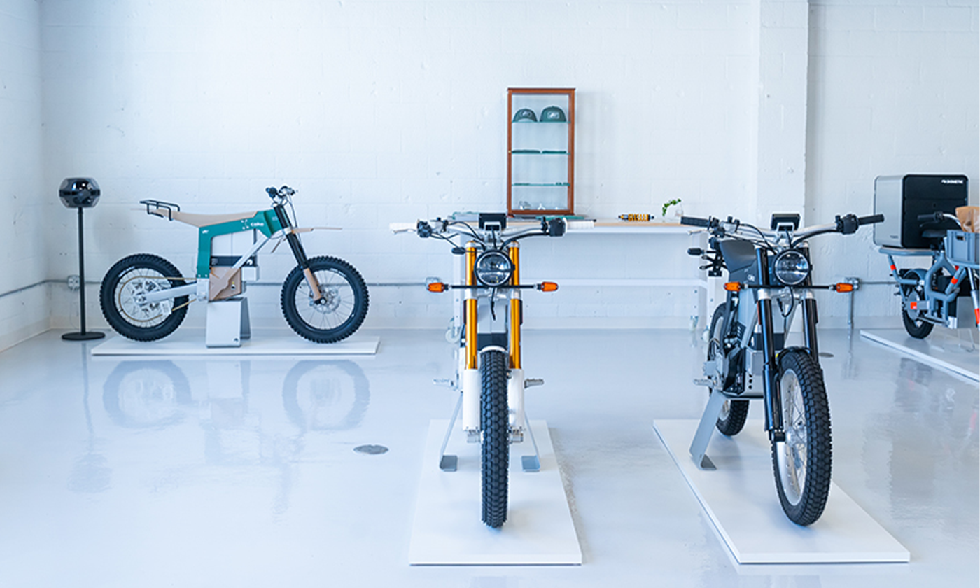 ゴールドウインがスタイリッシュなスウェーデンプレミアム電動バイクの販売を今春開始