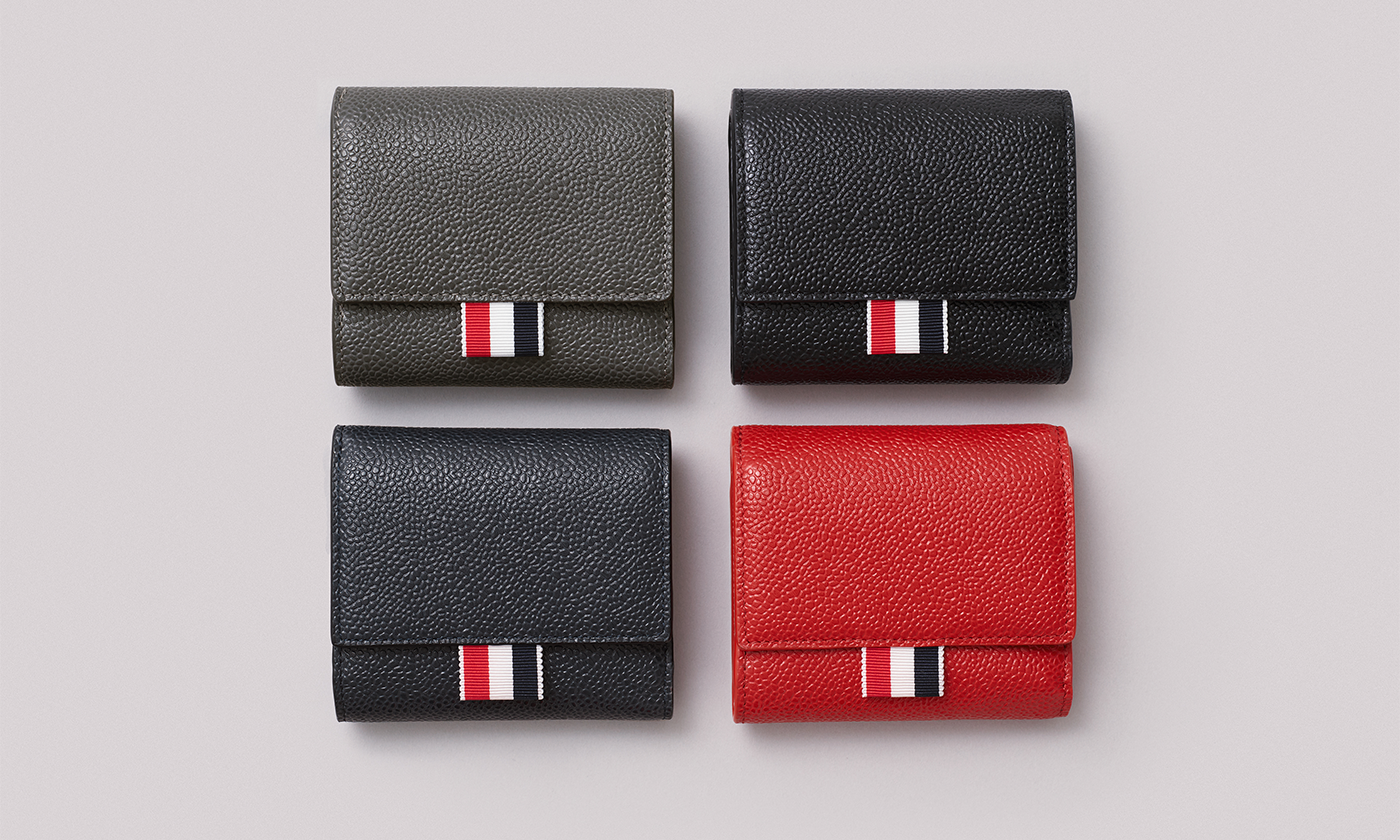 トム ブラウンから日本限定デザインの3つ折り財布が登場