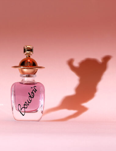 【Vivienne Westwood】新たな美の旅路が始まる。伝説の名を冠したフレグランス「Boudoir」が描き出す、現代の官能美。