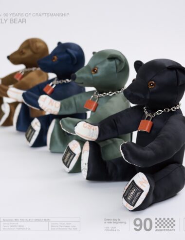 吉田カバン90周年記念！タンカー素材の限定ぬいぐるみ「ポーター グリズリーベア」が発売。
