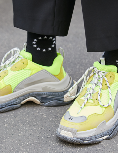 BALENCIAGAを率いるデザイナー、デムナ・ヴァザリアの経歴と世界のクロニクル  ※アーカイブ