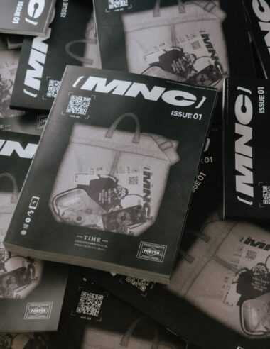 ＜News＞100年後の誰かに届けるためのマガジンMNC（メナス）より吉田カバン90周年を記念した特集号「MNC ISSUE 01」が発売中！