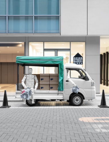 【FREITAG】「量産品」を卒業する。世界で一つだけのトラックタープが、ドーバー ストリート マーケットで“アート”に変わる。