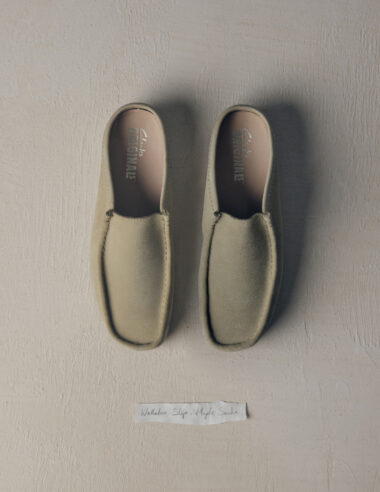 ＜News＞クラークス オリジナルズから夏の足元に、軽やかな一足を。新作「Wallabee Slip（ワラビースリップ）」登場です