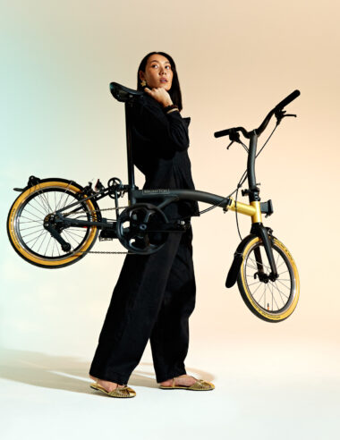 ＜News＞ロンドン生まれの折りたたみ自転車ブランド「Brompton（ブロンプトン）から新色「Black and Gold」登場