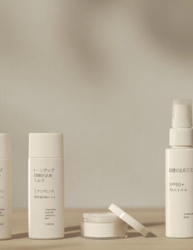 【無印良品】「ただ防ぐ」から「整えながら守る」へ。セラミド配合＆石けん落ち、990円の“トーンアップUVミルク”がUVケアの常識を変える。