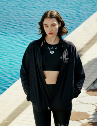 ＜News＞同じフランス生まれのアニエスベーとスイムウェアブランド「アリーナ」によるコラボレーションです