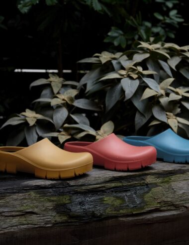 ＜News＞BIRKENSTOCK 発売から30年以上経ったPUクロッグサンダルをリニューアル