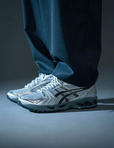 ＜News＞ asics 人気モデル「GEL-KAYANO14（ゲルカヤノ14）」のアーバンリサーチ別注モデルです
