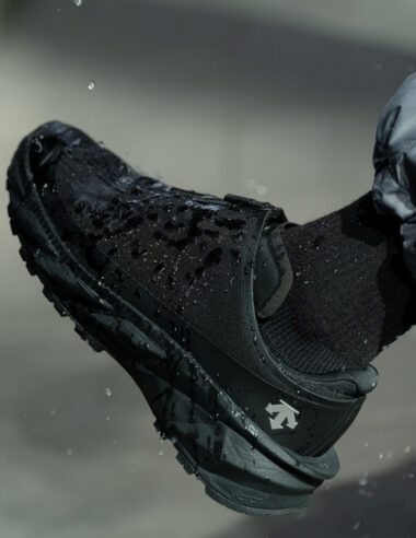 ＜News＞ デサントからニット素材を採用した、透湿防水シューズ「モジュラライズ　フュージョンニット」発売