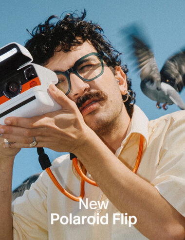 ＜News＞「懐かしさ×未来感」ポラロイド80年の進化系カメラ『Polaroid Flip』が新登場です