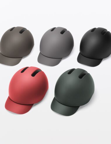 無印の日常に取り入れやすいこのヘルメットなら着用してもいいかなと思う。自転車乗車用ヘルメットの着用努力義務。