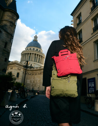 【agnès b. × POTR】アニエスベーのカーゴポケットを配したヘルメットバッグが登場！全3色のスペシャルコラボ