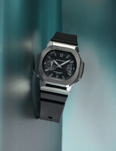 【G-SHOCK】名作の四角い顔がフルアナログに！初代の遺伝子を継ぐ新シリーズが11月7日(土)発売